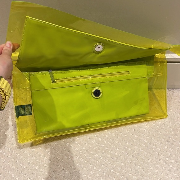 BCBGMAXAZRIA lady clutch,unique design and colour. Size in 42cm*17.5cm. - Picture 2 of 7